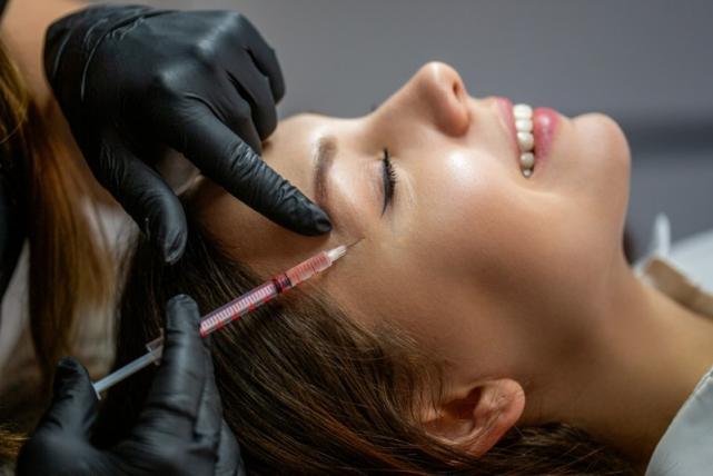 Chirurgien esthétique pour injections de Botox Chirurgien esthétique pour injections de Botox